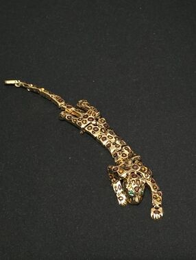 Preloved Leopard Over Shoulder Double Pin Brooch Gold tone Brown/black Spots